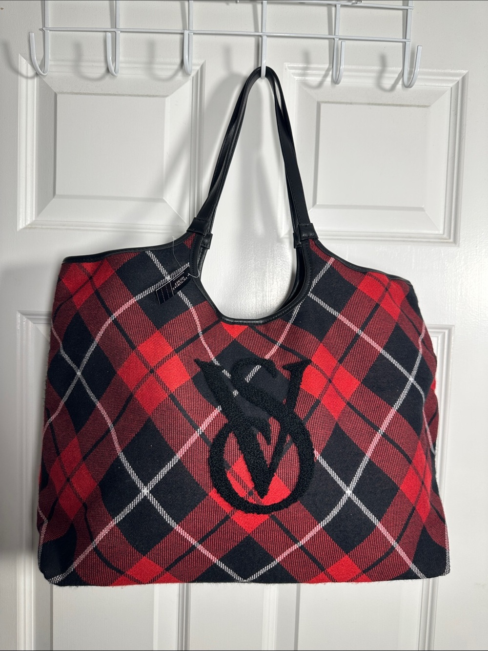 NWT Victoria's Secret Red and Black Plaid Tote ❤️🖤❤️